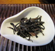 鉄羅漢・テツラカン 【４大岩茶の一つで穏やかな焙煎香と濃厚な味わい、無農薬有機栽培】